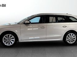 Vit Begagnad 2025 Skoda Octavia Selection Kombi | 299 900 kr (Bra pris)