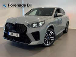 Grå Begagnad 2024 BMW iX2 M Sport SUV | 529 000 kr (Marknadspris)