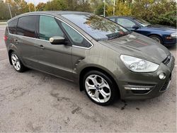 Grön Begagnad 2012 Ford S-MAX Business Edition Minibuss | 75 000 kr (Marknadspris)