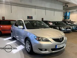 Ljusgrå (grå) Begagnad 2004 Mazda 3 Sedan | 24 900 kr (Marknadspris)