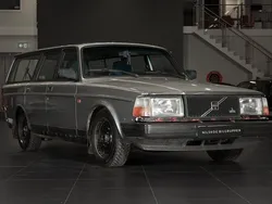 Ljusgrå Begagnad 1987 Volvo 245 Kombi | 99 900 kr