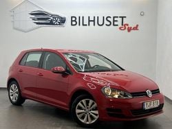 Röd Begagnad 2016 VW Golf VII Halvkombi | 128 500 kr (Marknadspris)