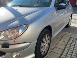 Grå Begagnad 2006 Peugeot 206 Halvkombi | 20 000 kr (Marknadspris)
