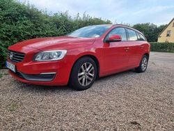 Röd Begagnad 2014 Volvo V60 Kinetic Kombi | 85 500 kr (Superpris)