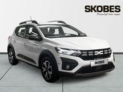 Vit Begagnad 2023 Dacia Sandero Expression SUV | 194 400 kr