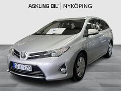 Silver Begagnad 2013 Toyota Auris Touring Sports Multidrive S Kombi | 139 000 kr (Marknadspris)