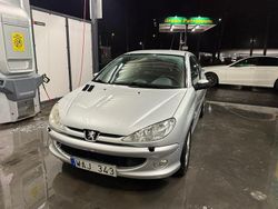 Begagnad 2005 Peugeot 206 Halvkombi | 16 500 kr (Bra pris)