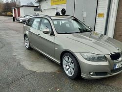 Ljusbrun (brun) Begagnad 2008 BMW 318 Kombi | 49 000 kr (Marknadspris)