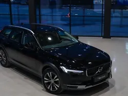 Svart Begagnad 2022 Volvo V90 CC Kombi | 448 000 kr (Marknadspris)