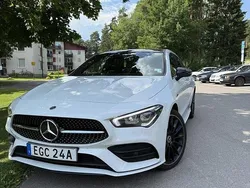 Vit Begagnad 2021 Mercedes CLA250e Shooting Brake AMG Kombi | 320 000 kr (Marknadspris)