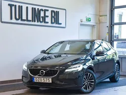 Svart Begagnad 2016 Volvo V40 Momentum Kombi | 139 900 kr (Marknadspris)