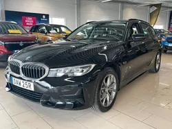Svart Begagnad 2022 BMW 330e Sport Line Kombi | 328 000 kr (Bra pris)