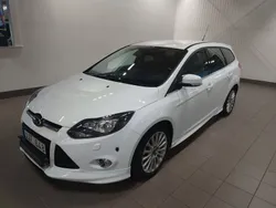 Vit Begagnad 2013 Ford Focus Titanium Kombi | 74 900 kr (Marknadspris)