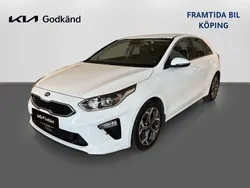 Vit Begagnad 2020 Kia Ceed Advance Halvkombi | 209 500 kr (Marknadspris)