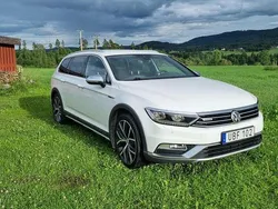 Vit Begagnad 2018 VW Passat Alltrack Kombi | 210 000 kr (Marknadspris)