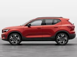 Röd Ny 2025 Volvo XC40 Ultra SUV | 530 500 kr (Dyr)