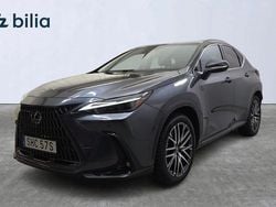 Grå Begagnad 2021 Lexus NX450h+ Executive Line SUV | 529 900 kr (Marknadspris)