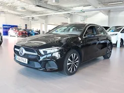 Svart Begagnad 2020 Mercedes A250 Progressive Halvkombi | 299 800 kr (Marknadspris)