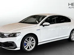 Vit (white) Begagnad 2019 VW Passat GTE Sedan | 229 900 kr (Marknadspris)