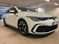 Vit Begagnad 2022 VW Golf VIII R-line Kombi | 259 000 kr (Lite dyr)