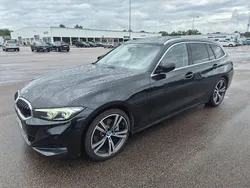 Svart (safirsvart metallic) Begagnad 2024 BMW 330e Comfort Edition Kombi | 445 000 kr