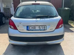 Grå Begagnad 2009 Peugeot 207 Halvkombi | 26 000 kr (Marknadspris)