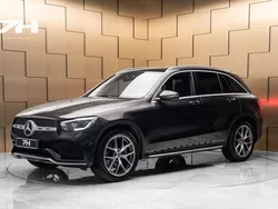 Grå Begagnad 2019 Mercedes GLC300 AMG line SUV | 449 000 kr (Dyr)