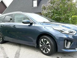 Blå Begagnad 2020 Kia Ceed Sportswagon Kombi | 219 000 kr