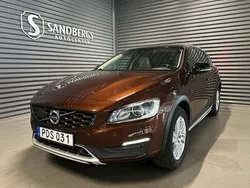 Brun Begagnad 2016 Volvo V60 CC Momentum Kombi | 168 500 kr (Superpris)