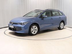 Blå (anemone blue metallic) Begagnad 2025 VW Golf VIII Life Kombi | 329 800 kr (Marknadspris)