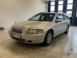 Ljusgrå Begagnad 2007 Volvo V70 Kinetic Kombi | 34 900 kr (Marknadspris)