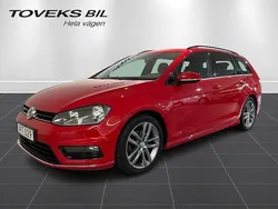 Röd (tornado red) Begagnad 2015 VW Golf VII R-line Sedan | 144 900 kr (Marknadspris)