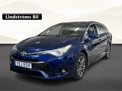 Mörkblå Begagnad 2015 Toyota Avensis Active Kombi | 79 900 kr