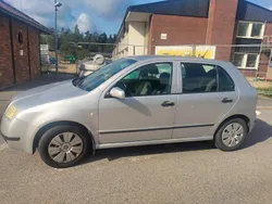 Silver Begagnad 2004 Skoda Fabia Halvkombi | 22 000 kr (Marknadspris)