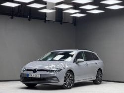 Grå Begagnad 2023 VW Golf VIII Kombi | 299 900 kr (Marknadspris)