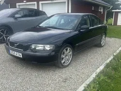 Svart Begagnad 2004 Volvo S60 Sedan | 15 000 kr (Superpris)