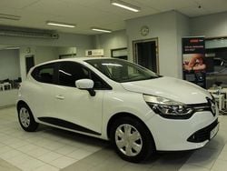 Vit Begagnad 2013 Renault Clio IV Halvkombi | 74 900 kr (Bra pris)