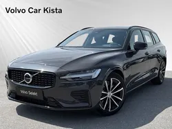 Grå Begagnad 2024 Volvo V60 Plus Kombi | 498 900 kr (Marknadspris)