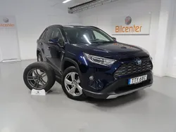 Mörkblå Begagnad 2020 Toyota RAV4 Hybrid Executive SUV | 359 900 kr (Marknadspris)