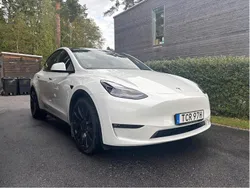 Vit Begagnad 2022 Tesla Model Y Performance SUV | 390 000 kr (Bra pris)