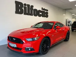 Röd Begagnad 2017 Ford Mustang GT Fastback Sportkupé | 379 000 kr (Superpris)