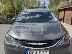 Grå Begagnad 2018 Chrysler Pacifica SUV | 249 000 kr