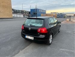 Svart Begagnad 2007 VW Golf V Sportline Halvkombi | 39 900 kr (Marknadspris)