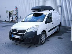 Vit Begagnad 2017 Peugeot Partner Minibuss | 60 000 kr (Superpris)