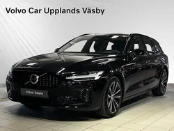 Svart Begagnad 2024 Volvo V60 Plus Kombi | 484 400 kr (Marknadspris)