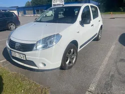Vit Begagnad 2010 Dacia Sandero Halvkombi | 34 900 kr