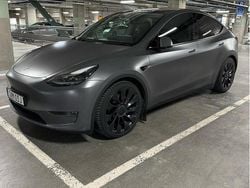 Svart Begagnad 2023 Tesla Model Y Performance SUV | 475 000 kr (Marknadspris)