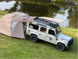 Grå Begagnad 2005 Land Rover Defender SUV | 285 000 kr