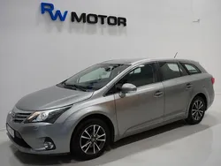 Ljusgrå Begagnad 2012 Toyota Avensis Business Edition Kombi | 108 900 kr (Marknadspris)