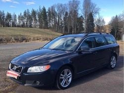 Blå Begagnad 2013 Volvo V70 Momentum Kombi | 99 900 kr (Marknadspris)